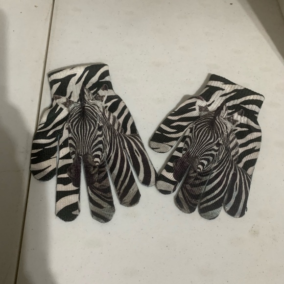 WOMENS ZEBRA PRINT GLOVES - Picture 1 of 1